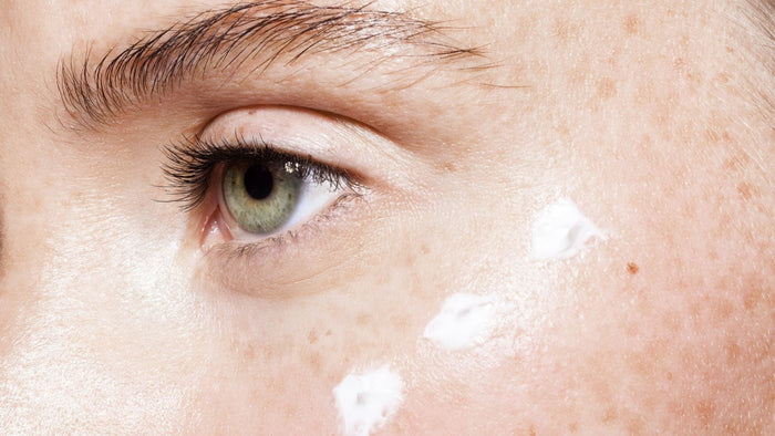 The Best Active Ingredients for an Effective Eye Contour