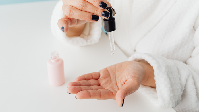 7 erreurs skincare qui annulent vos actifs (à corriger)