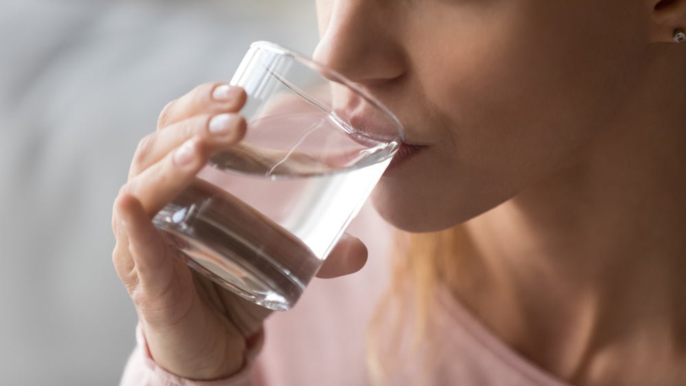 Guide pratique : L'importance de l'hydratation cutanée pour une peau en bonne santé - Kósmopellis